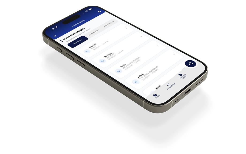 Celular mostrando interface do app FormFeed